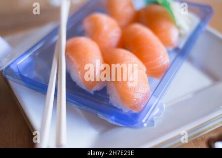 Salmone nigiri sushi Foto Stock