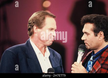 05 Giugno 1991, Renania Settentrionale-Vestfalia, Colonia: I cantanti Peter Kraus e Ted Herold, l-r, su 05.06.1991 Foto : Horst Galuschka Foto: Horst Galuschka/dpa Foto Stock