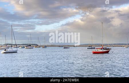 Paesaggio di barche in ormeggio a Sag Harbor, NY Foto Stock