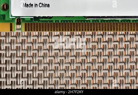 Dettaglio di un componente del pc "made in china" in alto Foto Stock