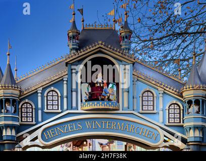 Colonia, Germania - 22 novembre 2021: Mercatino di natale a colonia Foto Stock