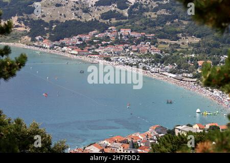 Veduta aerea del villaggio di Baska in Croazia Foto Stock