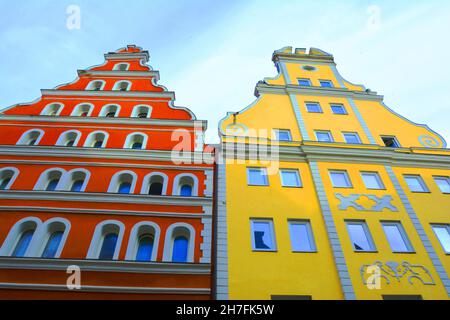 GERMANIA. MECLEMBURGO-POMERANIA ANTERIORE. STRALSUND. CASE A TETTO DEL XVI SECOLO SULLA PIAZZA DEL MERCATO. Foto Stock