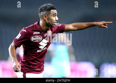 Torino, Italia. 22 novembre 2021. Koffi Djidji del Torino FC si presenta durante la serie A match tra Torino FC e Udinese Calcio allo Stadio Olimpico il 22 novembre 2021 a Torino. Credit: Marco Canoniero/Alamy Live News Foto Stock