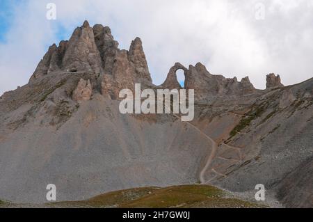 Aiguille Percee (2778m), un arco naturale, massiccio della Vanoise, Tignes, Savoia (73), Auvergne-Rhone-Alpes, Francia Foto Stock