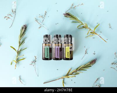 Immagine editoriale illustrativa degli oli essenziali di Doterra in  esposizione in se naturale Foto stock - Alamy