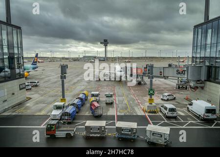 Torre, Rollfeld, Flughafen BER, Brandeburgo, Germania Foto Stock