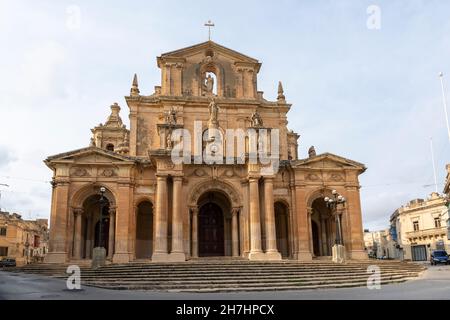 Chiesa Parrocchiale di San Nicola di Bari a Pjazza San Nikola, villaggio di Siġġiewi, Malta, Europa Foto Stock