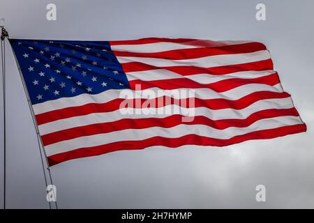 Bandiera nazionale degli Stati Uniti d'America, che batte nel vento. Foto Stock