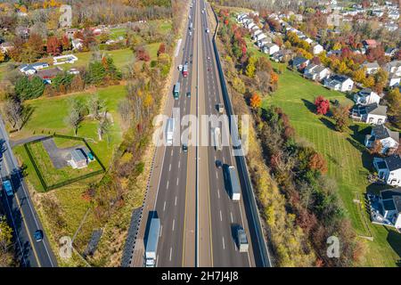 Vista aerea della Pennsylvania Turnpike Suburban Philadelphia, USA Foto Stock