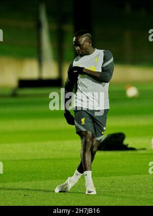 Kirkby, Liverpool, Inghilterra; 23 novembre 2021; Centro di formazione Axa, Kirkby, Liverpool, Inghilterra; il treno del Liverpool FC in vista della loro partita di calcio Champions League contro il FC Porto il 24 novembre: Sadio Mane of Liverpool Credit: Action Plus Sports Images/Alamy Live News Foto Stock