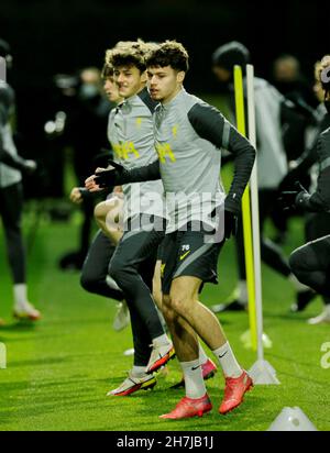 Kirkby, Liverpool, Inghilterra; 23 novembre 2021; Centro di formazione Axa, Kirkby, Liverpool, Inghilterra; Liverpool FC si allenano in vista della loro partita di calcio Champions League contro il FC Porto il 24 novembre: Neco Williams of Liverpool Credit: Action Plus Sports Images/Alamy Live News Foto Stock