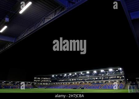 Londra, Regno Unito. 23 novembre 2021. Una visione generale dello stadio durante la partita EFL Sky Bet League 1 tra AFC Wimbledon e Crewe Alexandra a Plow Lane, Londra, Inghilterra, il 23 novembre 2021. Foto di Carlton Myrie. Solo per uso editoriale, licenza richiesta per uso commerciale. Nessun utilizzo nelle scommesse, nei giochi o nelle pubblicazioni di un singolo club/campionato/giocatore. Credit: UK Sports Pics Ltd/Alamy Live News Foto Stock