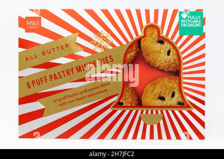 M&S 6 All Butter Puff Pasticceria Mince Pies Foto Stock