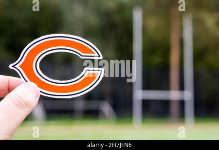 16 settembre 2021, Chicago, Illinois. Emblema di una squadra di football americano professionista Chicago Bears con sede a Chicago presso lo stadio sportivo. Foto Stock