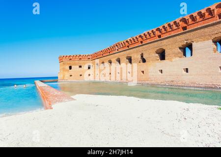 Spiaggia di sabbia, Fort Jefferson, Dry Tortugas National Park, Florida, Stati Uniti Foto Stock