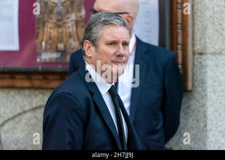 Il leader del lavoro MP Keir Starmer arriva per il servizio funerale richiede messa per l'omicidio del deputato Sir David Amess alla Cattedrale di Westminster, Londra, Regno Unito Foto Stock