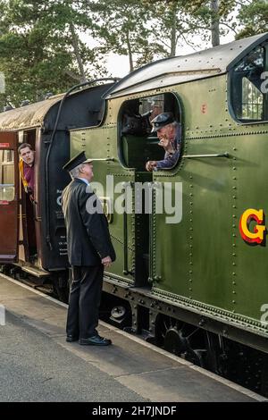 Churchward 42xx classe no 4270 (costruito nel 1919), presso la stazione dell'ippodromo di Cheltenham Foto Stock