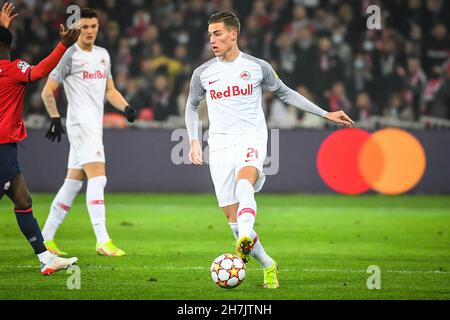 Lille, Francia, 23 novembre 2021, Luka SUCIC della RB Salzbourg durante la UEFA Champions League, partita di calcio del Gruppo G tra Lille LOSC e il FC Salzburg il 23 novembre 2021 allo stadio Pierre Mauroy di Villeneuve-d'Ascq vicino Lille, Francia - Foto Matthieu Mirville / DPPI Foto Stock