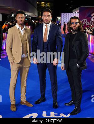 Roman Hackett, James Lock e Pete Wicks che frequentano l'ITV Palooza che si tiene presso il Royal Festival Hall, Southbank Centre, Londra. Data foto: Martedì 23 novembre 2021. Foto Stock