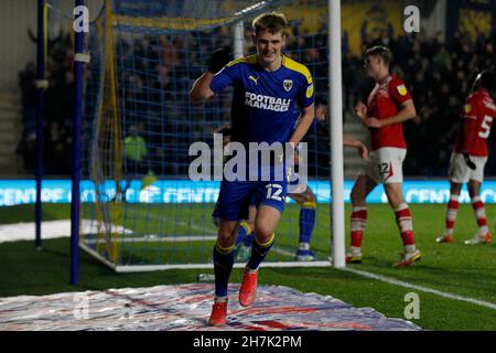 Londra, Regno Unito. 23 novembre 2021. GOAL - Jack Rudoni di AFC Wimbledon celebra il suo aiuto durante la partita EFL Sky Bet League 1 tra AFC Wimbledon e Crewe Alexandra a Plow Lane, Londra, Inghilterra, il 23 novembre 2021. Foto di Carlton Myrie. Solo per uso editoriale, licenza richiesta per uso commerciale. Nessun utilizzo nelle scommesse, nei giochi o nelle pubblicazioni di un singolo club/campionato/giocatore. Credit: UK Sports Pics Ltd/Alamy Live News Foto Stock