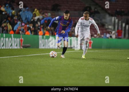 Barcellona, Spagna. 23 novembre 2021. Barcellona, Spagna, 22 novembre 2021: Durante la partita della UEFA Champions League tra Barcellona e Benfica allo stadio Camp nou di Barcellona, Spagna. Rafa Huerta/SPP Credit: SPP Sport Press Photo. /Alamy Live News Foto Stock