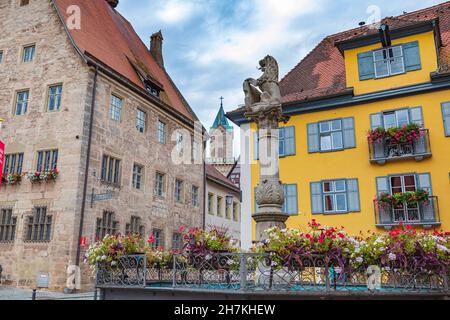 Altrathausplatz a Wörnitztor in Dinkelsbuehl, Baviera, Germania Foto Stock