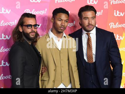 23 novembre 2021, Londra, Regno Unito. Pete Wicks, Roman Hackett e James Lock arrivano all'ITV Palooza!, Royal Festival Hall, Londra. Credit: Doug Peters/EMPICS/Alamy Live News Foto Stock