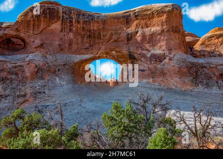 Arco tunnel nel Devils Garden nel Parco Nazionale Arches Foto Stock