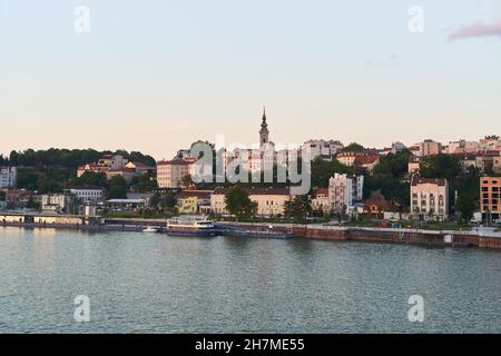 Splendida vista sul centro storico di Belgrado, sulle rive del fiume Sava, Serbia Foto Stock