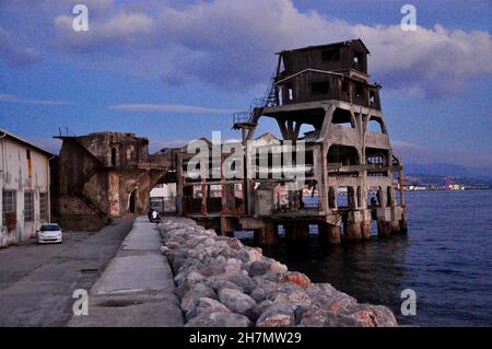 Vecchia fabbrica di siluri. Il primo siluro fu costruito a Rijeka, Croazia. Prima fabbrica di siluro. Foto Stock