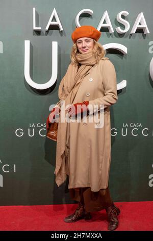 Madrid, Spagna. 24 novembre 2021. Emma Suarez alla fotocall per la prima pellicola la casa de Gucci a Madrid martedì 23 novembre 2021. Photocall per la prima pellicola 'House of Gucci' a Madrid Martedì 23 Novembre 2021 Antonio Quillez/Cordon Press Credit: CORDON PRESS/Alamy Live News Foto Stock