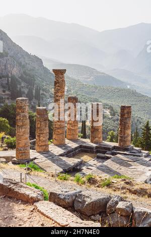 Tempio di Apollo a Delfi, antica Delfi, Delfi, Grecia Foto Stock