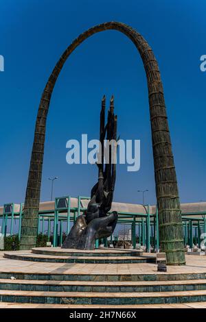 Monumento dei martiri a Chabaish nelle Marche Mesopotamiane, Ahwar dell'Iraq meridionale, sito dell'UNESCO, Iraq Foto Stock