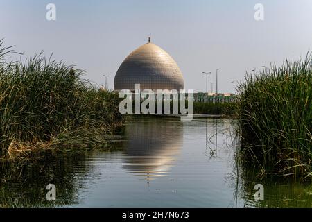 Monumento dei martiri a Chabaish nelle Marche Mesopotamiane, Ahwar dell'Iraq meridionale, sito dell'UNESCO, Iraq Foto Stock