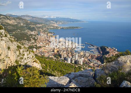 Veduta panoramica aerea di Monaco da Tete de Chien. Foto Stock