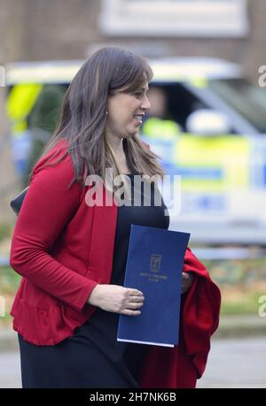 L'ambasciatore israeliano a Londra Tzipi Hotovely lascia il 10 Downing Street dopo colloqui bilaterali tra Boris Johnson e il presidente Isaac Herzog. Londo Foto Stock