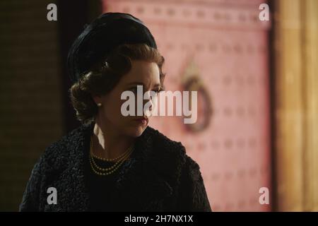 The Crown TV Series (2016-) UK / USA created by Peter Morgan 2019 Season 3, Episode 1 : Olding Director : Benjamin Caron Olivia Colman Foto Stock