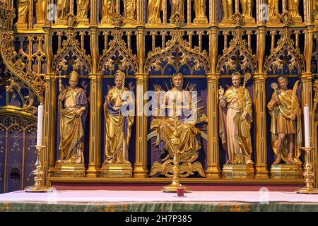 Golden altare schermo nella chiesa di St Peter Mancroft, Norwich, Norfolk UK. Foto Stock