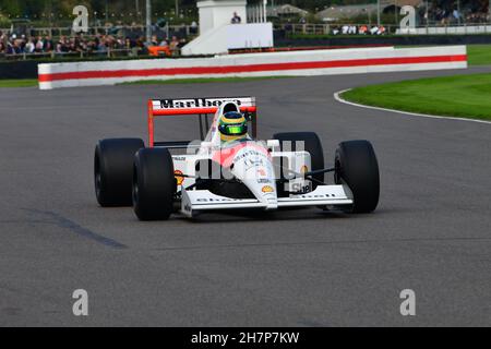 Bruno Senna, prende in pista lo zio Ayrton Senna della McLaren-Honda MP4/6, Ayrton in F1, Una manifestazione speciale che celebra i 30 anni si Foto Stock