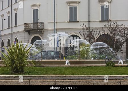 cremona la fontana in piazza luigi cadorna primo piano Foto Stock