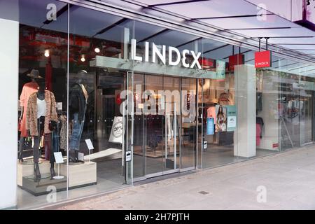JONKOPING, SVEZIA - 25 AGOSTO 2018: Negozio di abbigliamento Lindex a Jonkoping, Svezia. Fa parte del gruppo di vendita al dettaglio Stockmann PLC finlandese. Foto Stock
