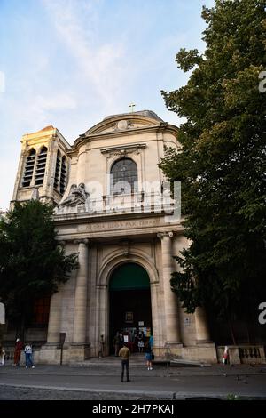 Illustrazione della Chiesa (fuori) di 'eglise Saint-Nicolas-du-Chardonnet' nel 5 ° arrondissement di Parigi, Francia il 22 settembre 2021. Foto Stock