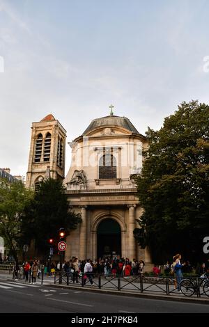 Illustrazione della Chiesa (fuori) di 'eglise Saint-Nicolas-du-Chardonnet' nel 5 ° arrondissement di Parigi, Francia il 22 settembre 2021. Foto Stock