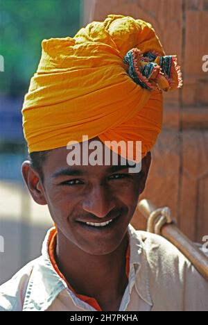 India. Delhi. Ritratto all'aperto dell'uomo Sikh locale. Foto Stock