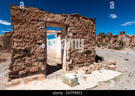 Immagini del Marocco. Le rovine di una casa nella città fantasma di Enji, vicino alle miniere di Aouli Foto Stock