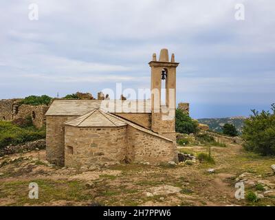 Chiesa nel villaggio abbandonato di Occi / Corsica Foto Stock