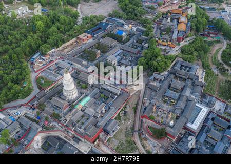 Vista aerea dei templi sul Monte Wutai al mattino, provincia di Shanxi, Cina Foto Stock