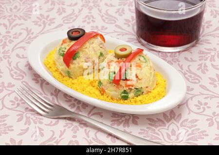 Ensaladilla rusa, cibo spagnolo, insalata di patate in stile russo Foto Stock