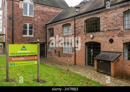 YHA Ironbridge Coalport, alloggio ostello della gioventù in ex cinaworks edificio in Ironbridge Gorge World Heritage Site, Shropshire, Inghilterra, Regno Unito Foto Stock